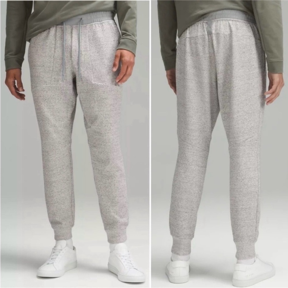 Lululemon At Ease‎ Jogger
Heathered Melody Light Grey